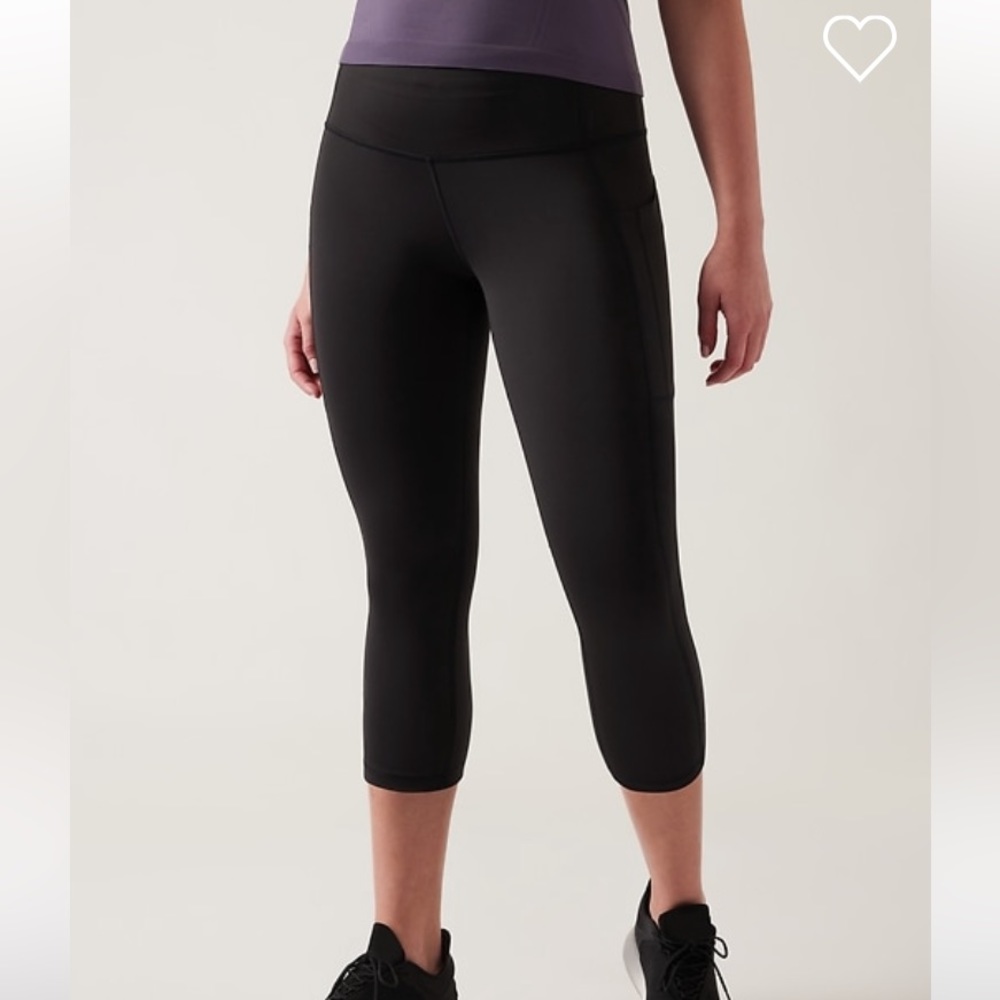 Athleta Ultimate Capri stash pocket 7/8 tight
